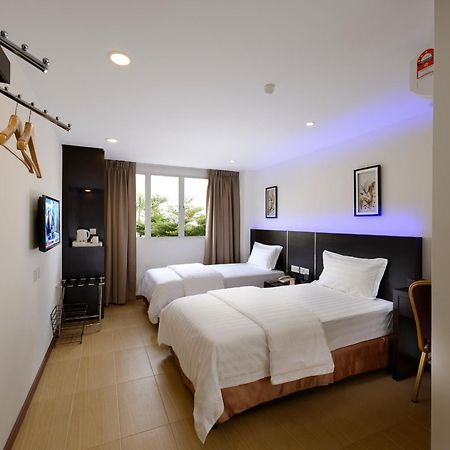 Ernes Hotel Bayu Mutiara Bukit Mertajam Exteriör bild