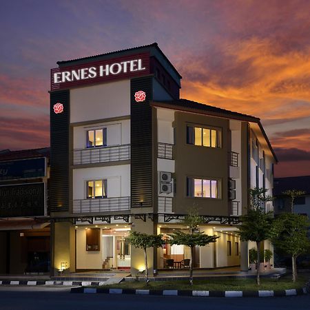 Ernes Hotel Bayu Mutiara Bukit Mertajam Exteriör bild