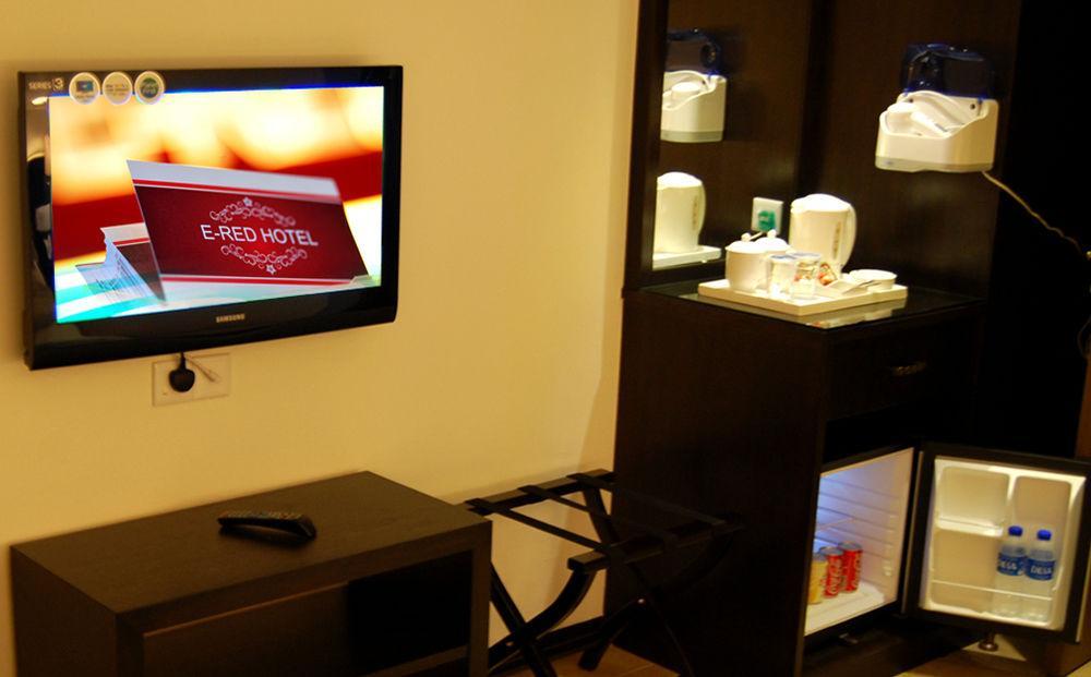 Ernes Hotel Bayu Mutiara Bukit Mertajam Exteriör bild