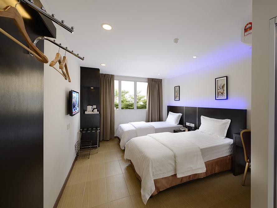Ernes Hotel Bayu Mutiara Bukit Mertajam Exteriör bild