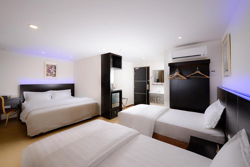 Ernes Hotel Bayu Mutiara Bukit Mertajam Exteriör bild