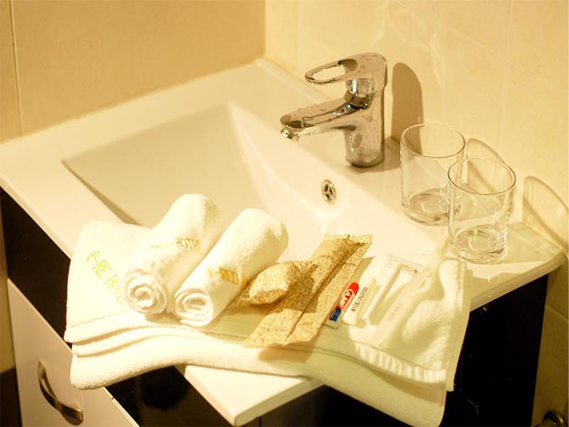 Ernes Hotel Bayu Mutiara Bukit Mertajam Exteriör bild